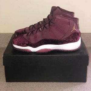 Air Jordan 11 retro GG Heiress velvet Size 7Y